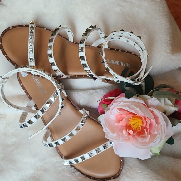 Pyramid stud sandals - Picture 3 of 5